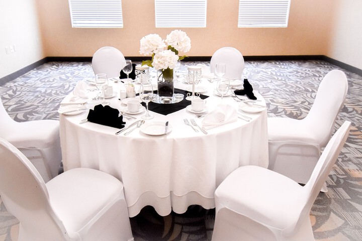 Ballroom/Hall 29 of 38