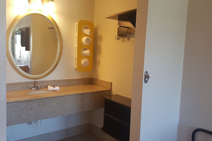 Room 58 of 82