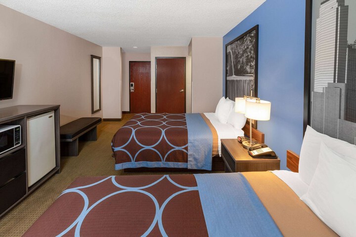 Super 8 by Wyndham Garland / Rowlett/East Dallas Area