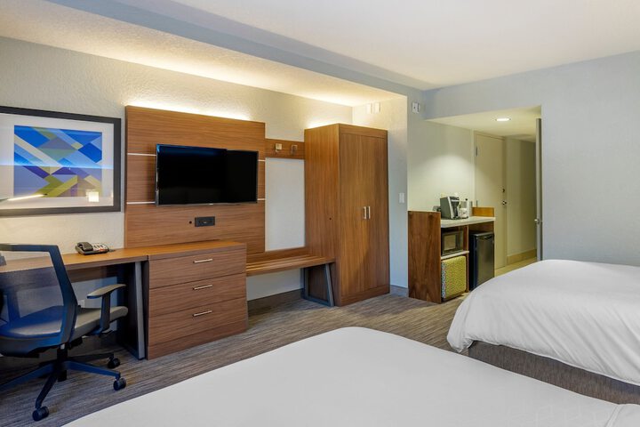 Room 19 of 40