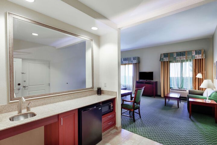 Room 32 of 51