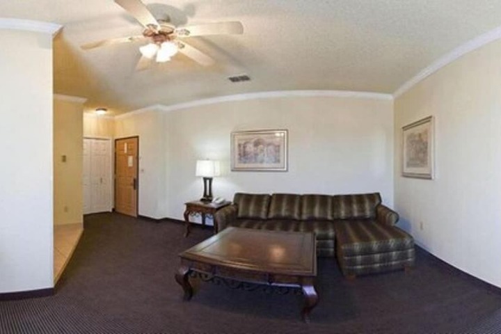 Room 12 of 40