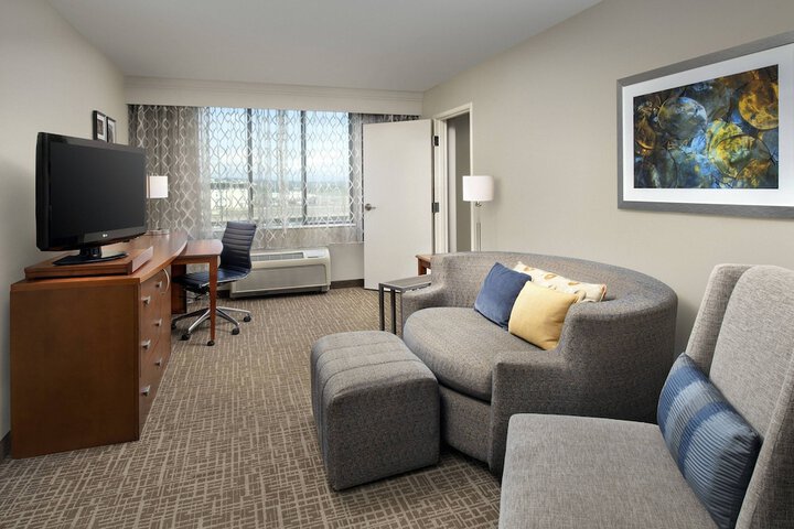 Courtyard by Marriott Tacoma Downtown