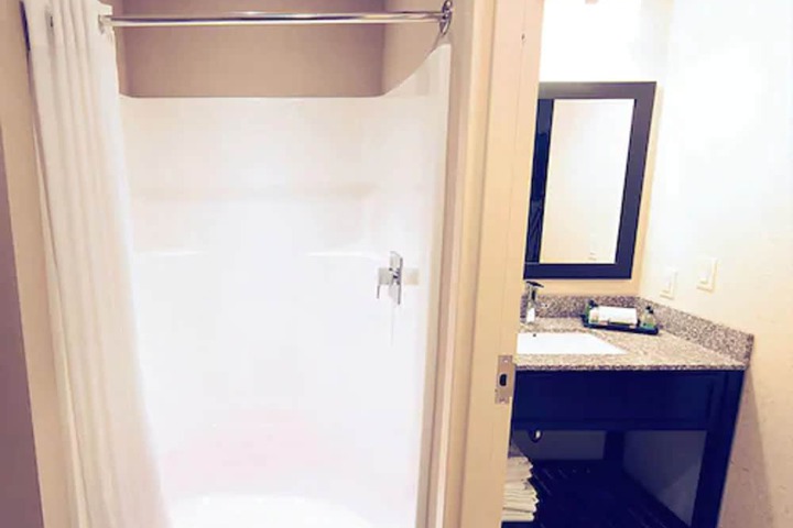 Room 18 of 32