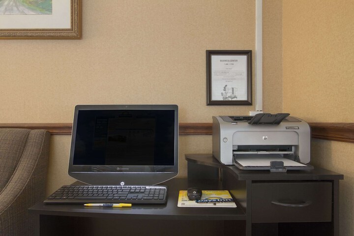 Business Center 12 of 12