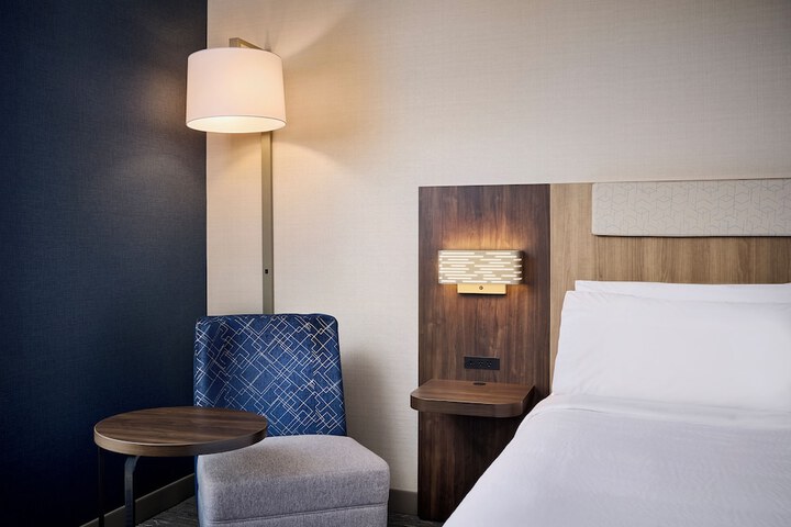Room 8 of 38