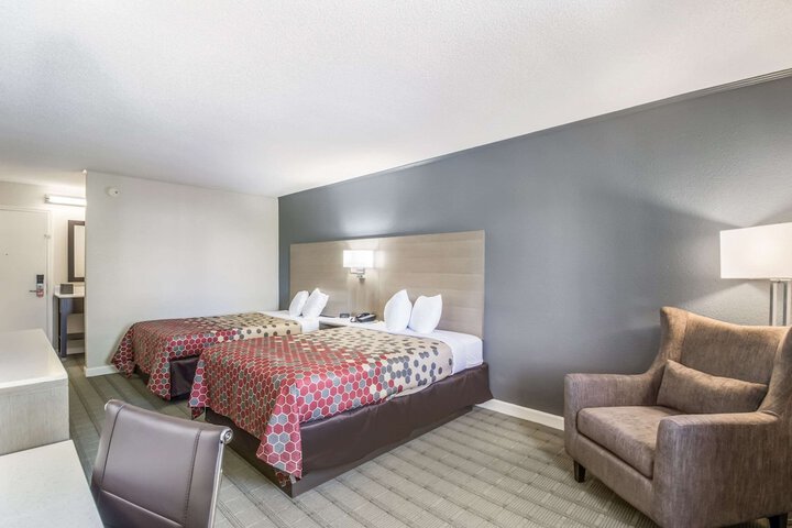 Room 43 of 48