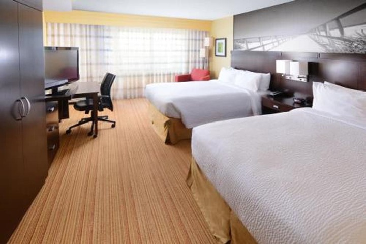 Room 21 of 34
