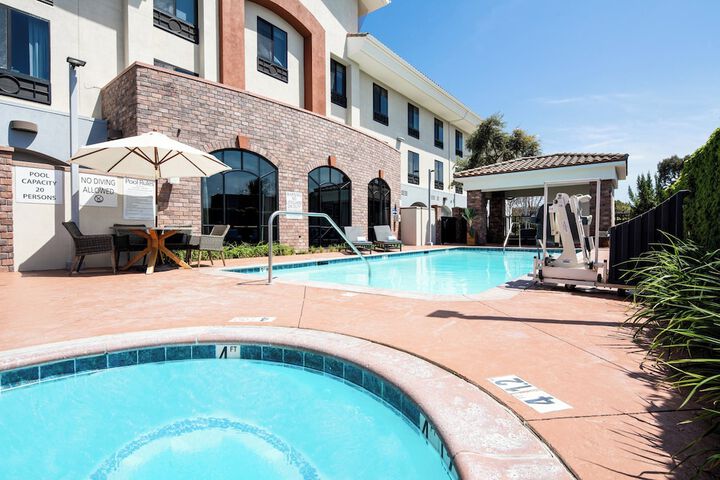 Holiday Inn Express Hotel & Suites Atascadero by IHG
