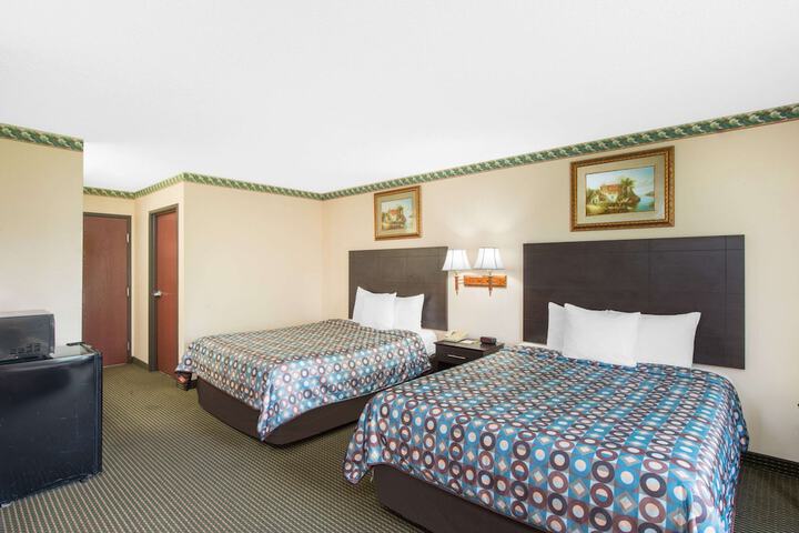 Days Inn by Wyndham Sullivan