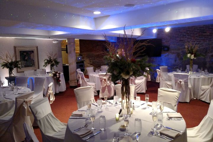 Ballroom/Hall 99 of 101