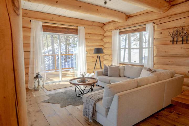 Breathtaking log house with HotTub - Winter paradise in Tremblant