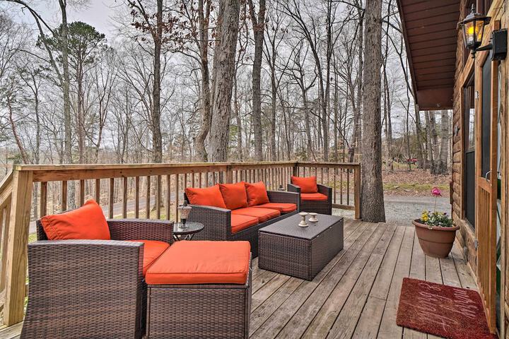 Douglas Lake Cabin w / Mountain-view Deck & Grill