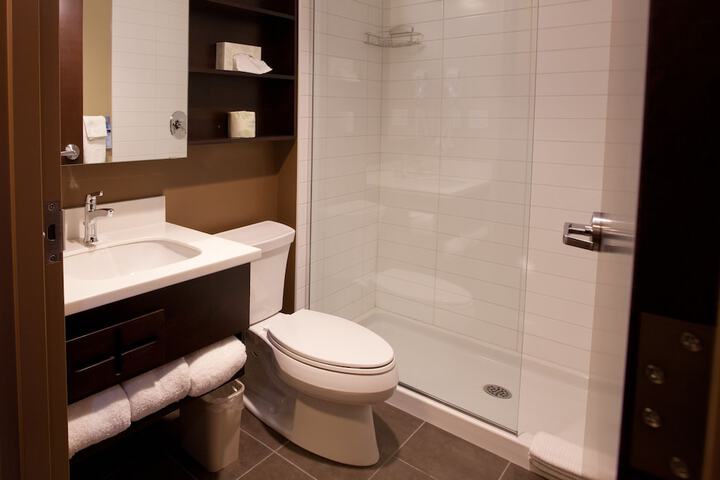 Room 15 of 38