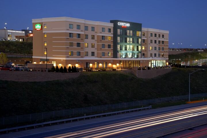 Hotel 2 of 32