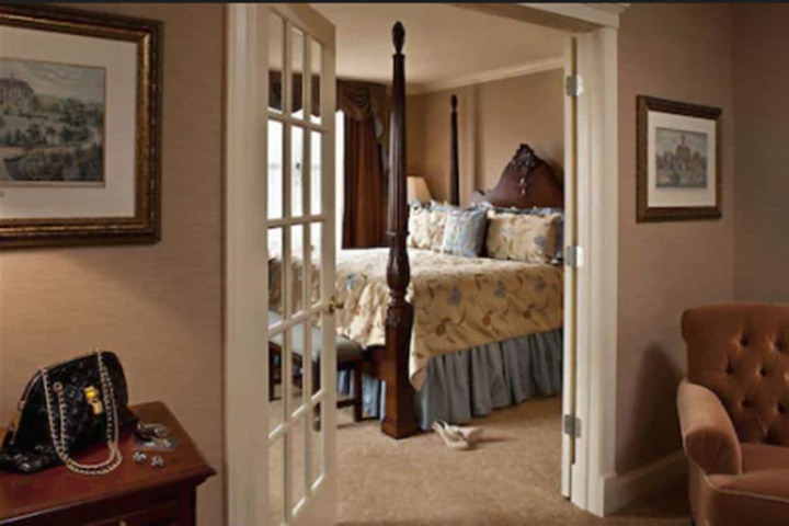 Room 19 of 61