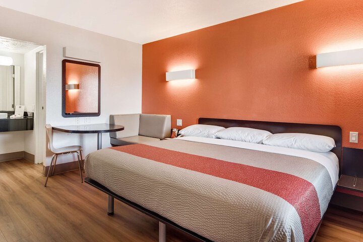 Room 21 of 29