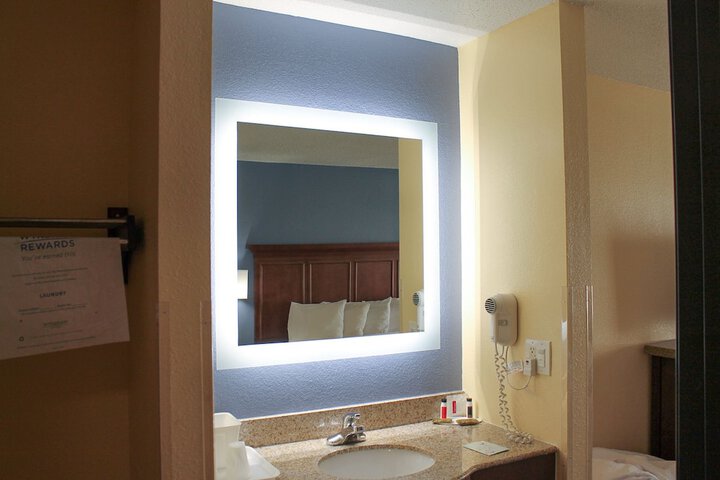 Room 17 of 25