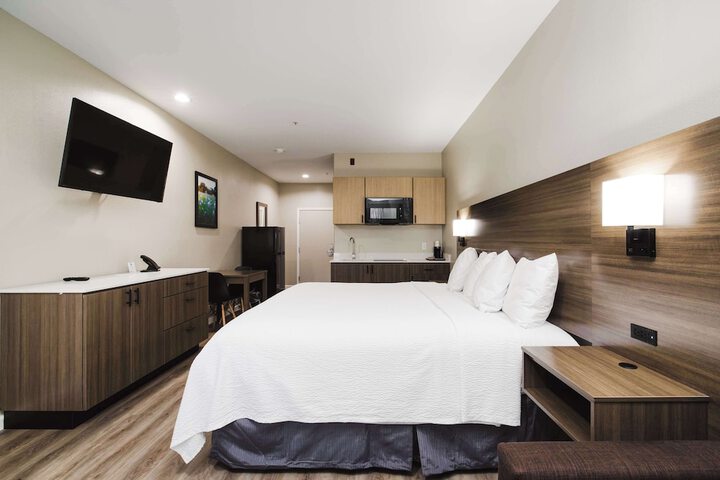 Room 13 of 32