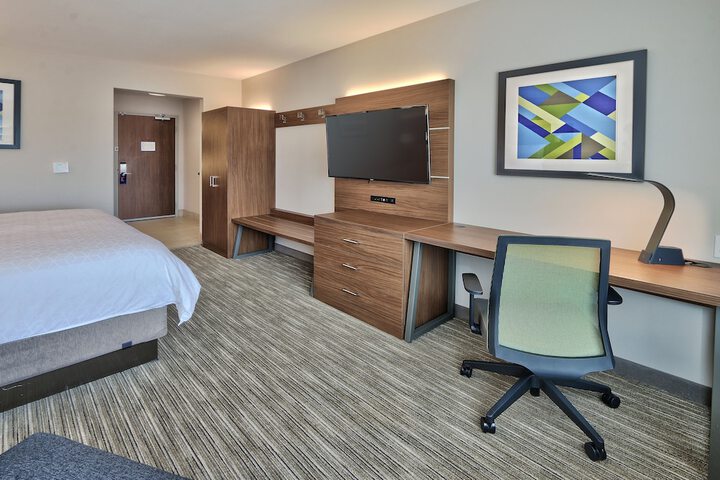 Room 15 of 26