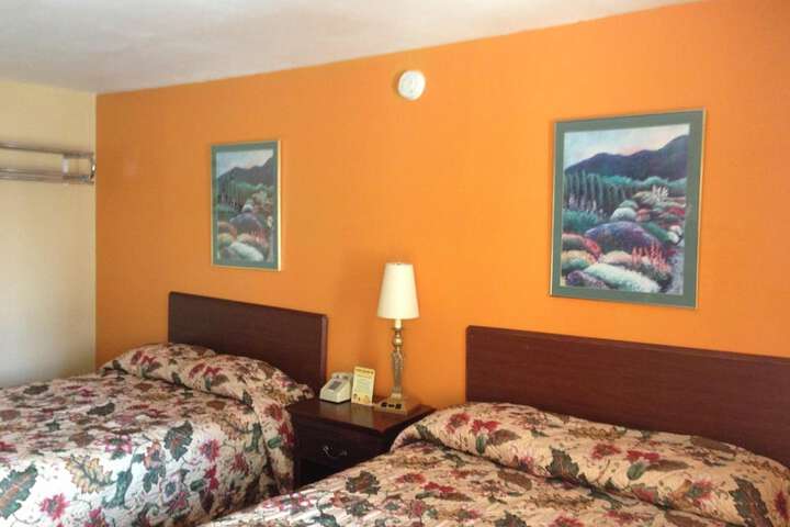 Room 13 of 21