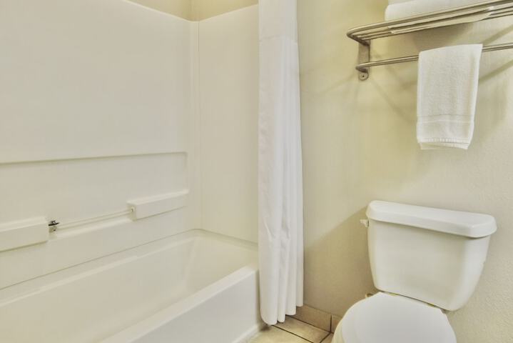 Days Inn & Suites by Wyndham Thibodaux