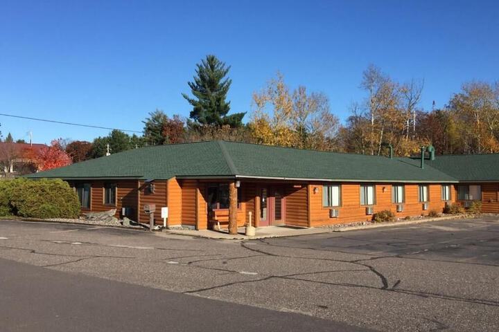 Northwoods Inn & Suites