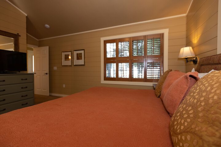 Room 32 of 192