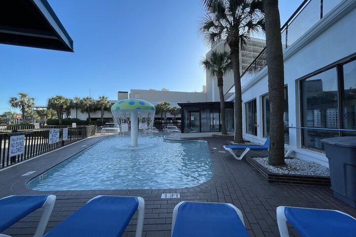 Pool 4 of 37