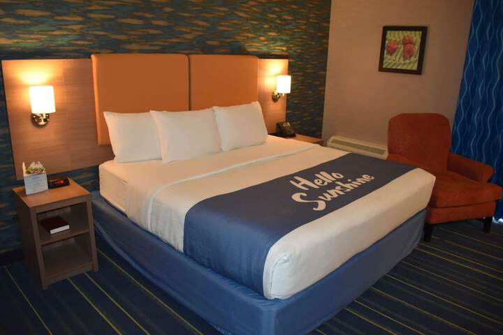 Room 16 of 18