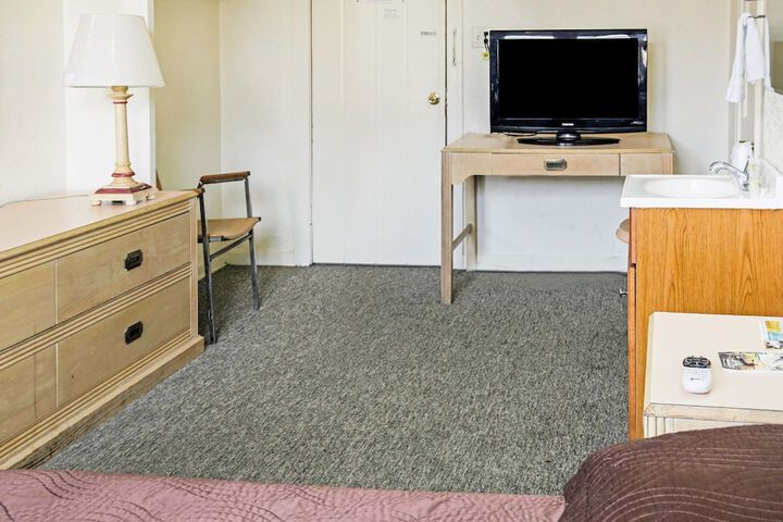 Room 46 of 77