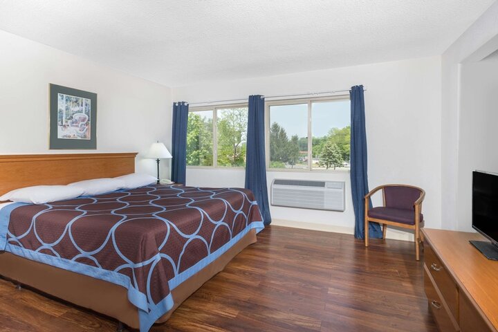 Room 18 of 21