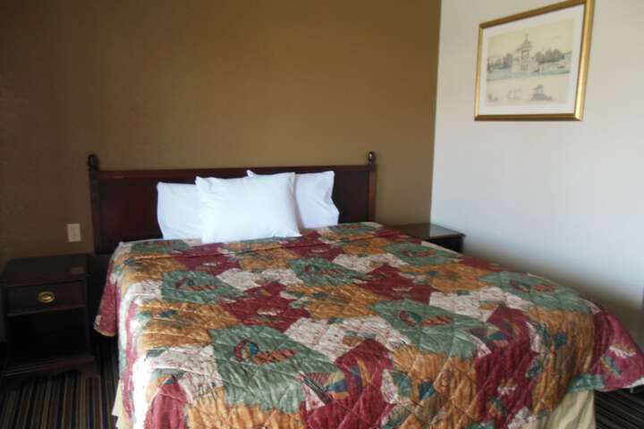 Room 14 of 48