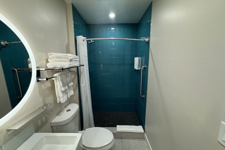 Room 8 of 62