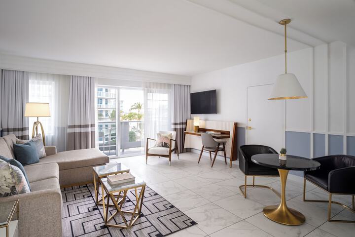 Room 40 of 73