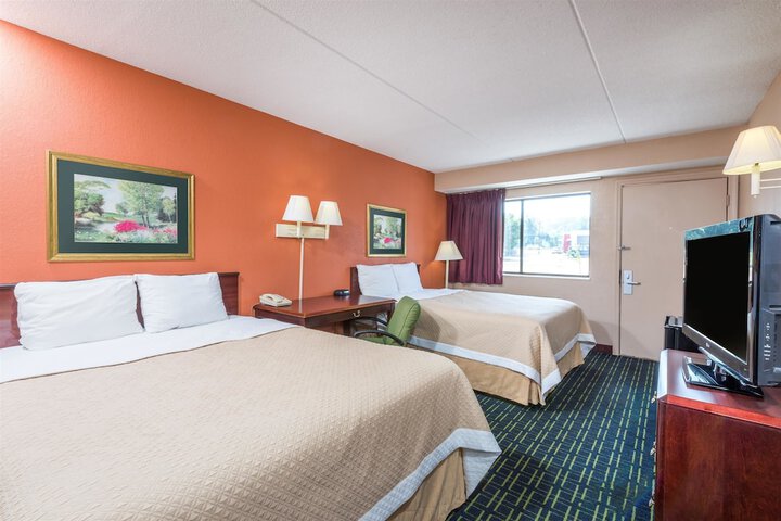 Room 18 of 27