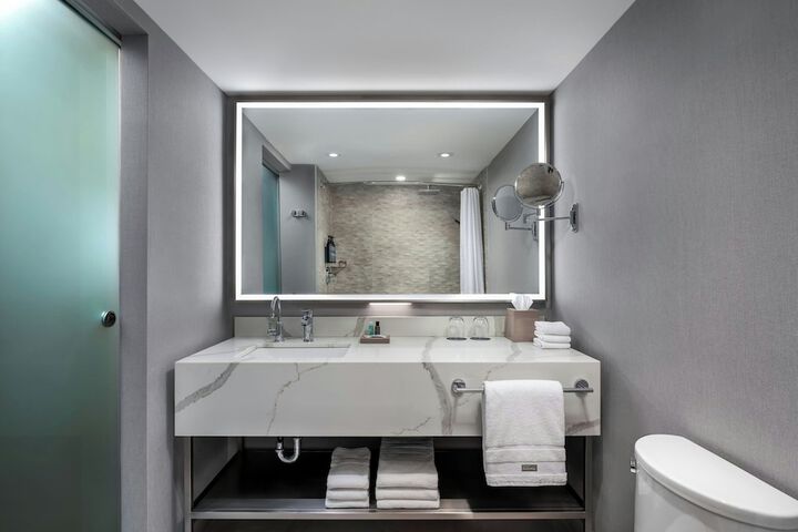 The Westin Harbour Castle Toronto