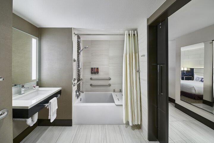 Room 18 of 113