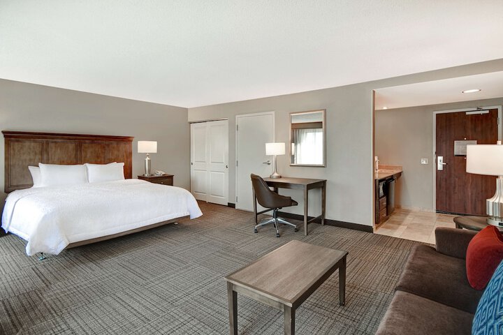 Room 27 of 65