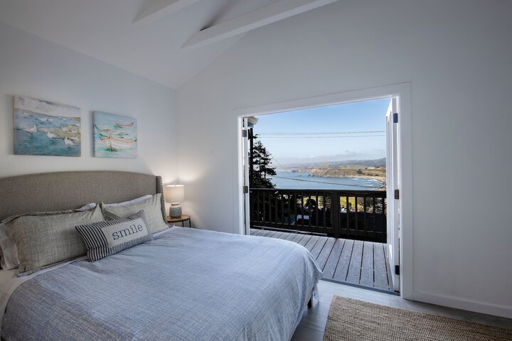 Marbella Lane Pedro Point Beach House with Hot Tub
