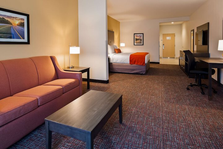 Room 13 of 35