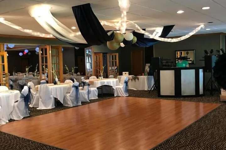 Ballroom/Hall 10 of 11