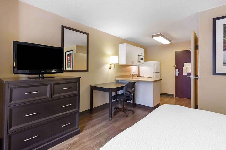 Room 16 of 27