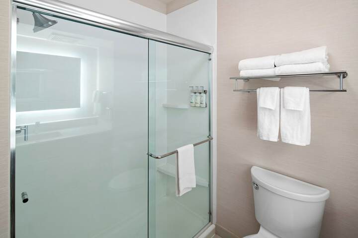 Holiday Inn Express & Suites Interstate 90 by IHG