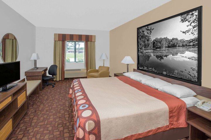 Room 10 of 19