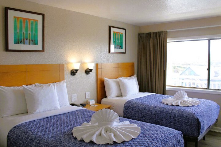 Seahorse Inn and Cottages
