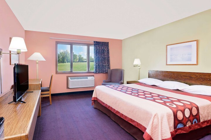 Room 10 of 15