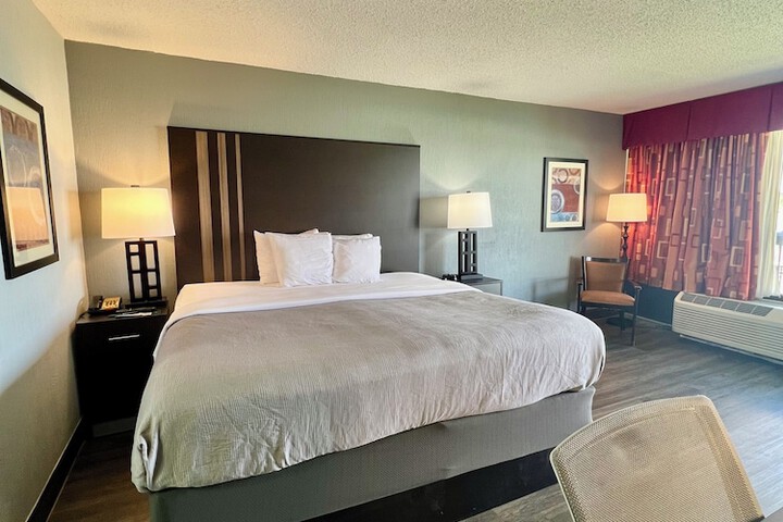 Room 43 of 74