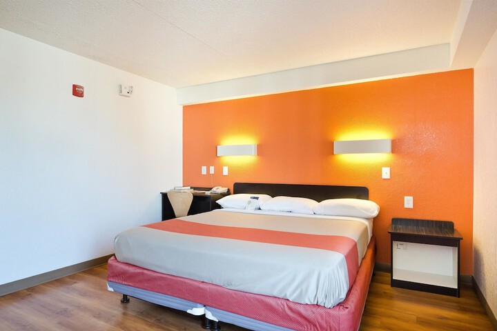 Room 20 of 34