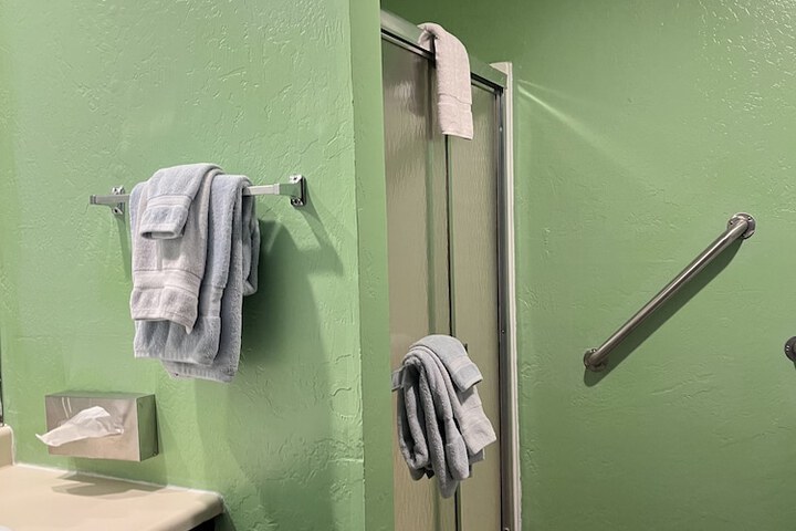 Room 27 of 45
